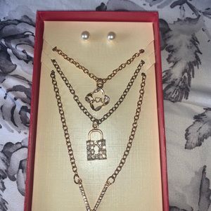 Necklace set